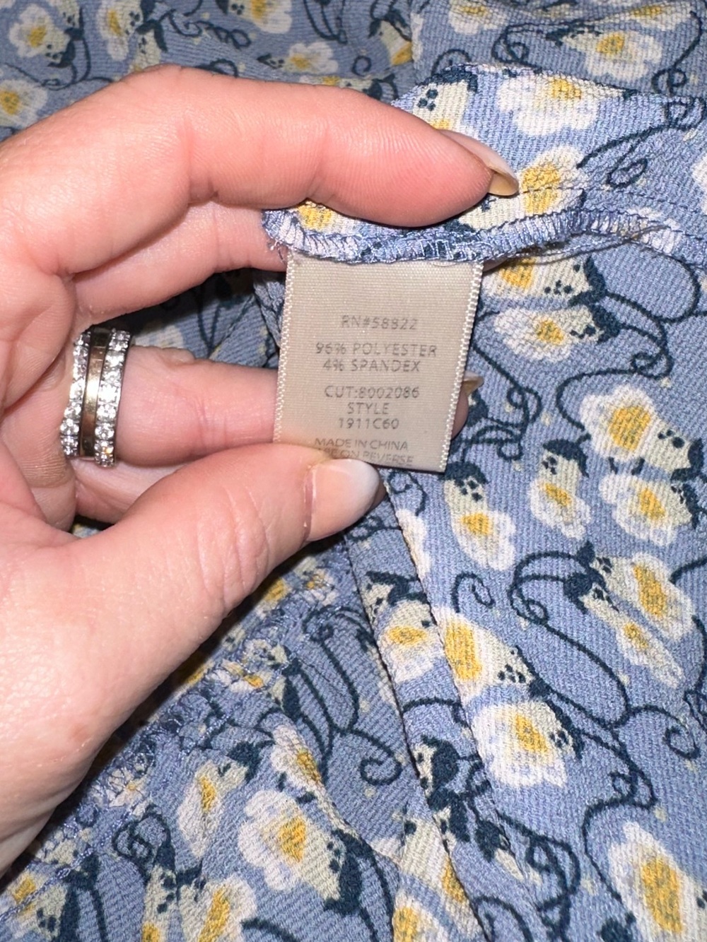 Max Studio Size Medium Women’s Blue Floral Smocked Waist Top - Picture 10 of 11